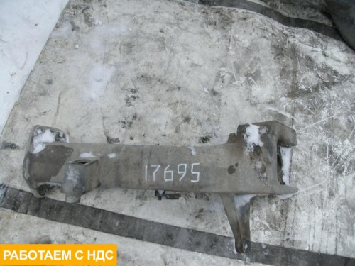 Кронштейн переднего бампера левый