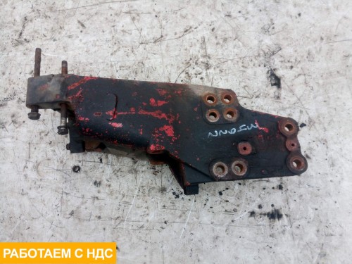 Кронштейн крепления передней рессоры левый