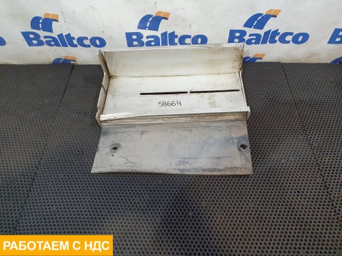 Кронштейн заднего фонаря левый