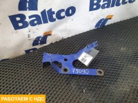 Кронштейн патрубков отопителя