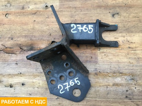 Кронштейн переднего бампера правый